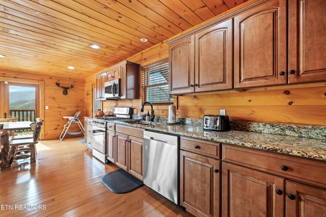 1845 Pinestand Ridge Way, Sevierville, TN 37862