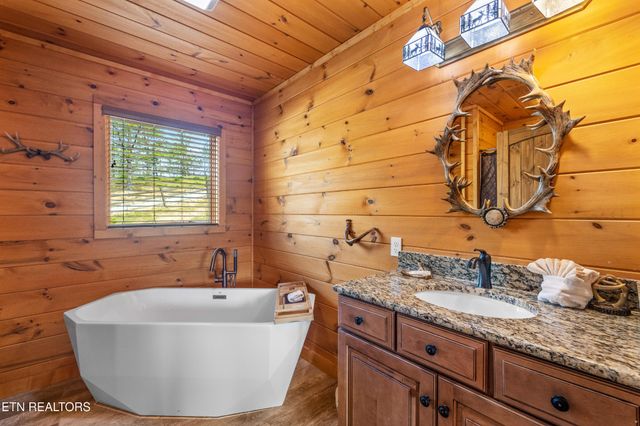 1845 Pinestand Ridge Way, Sevierville, TN 37862