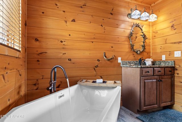 1845 Pinestand Ridge Way, Sevierville, TN 37862