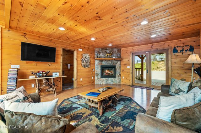 1845 Pinestand Ridge Way, Sevierville, TN 37862