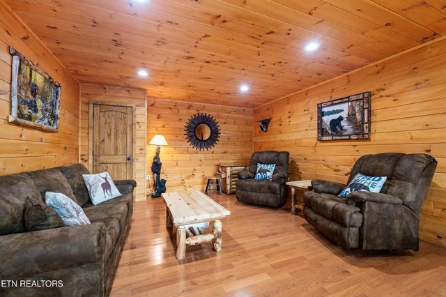 1845 Pinestand Ridge Way, Sevierville, TN 37862