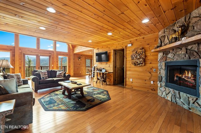 1845 Pinestand Ridge Way, Sevierville, TN 37862