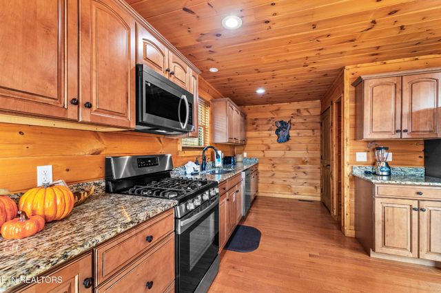1845 Pinestand Ridge Way, Sevierville, TN 37862