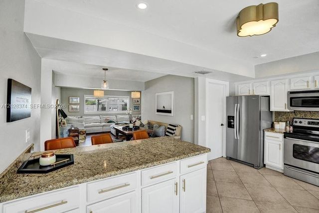 2080 NE 65th Street, Fort Lauderdale, FL 33308