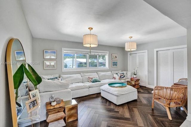 2080 NE 65th Street, Fort Lauderdale, FL 33308