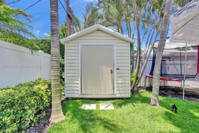 2080 NE 65th Street, Fort Lauderdale, FL 33308