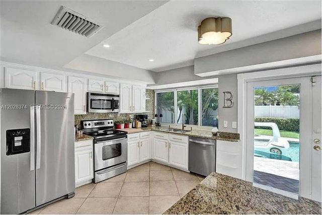 2080 NE 65th Street, Fort Lauderdale, FL 33308