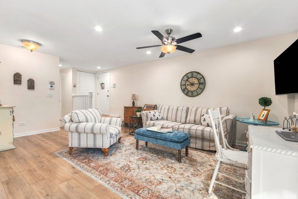11231 Cottonwood Drive B, Palos Hills, IL 60465 — photo 3