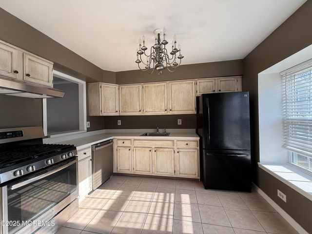 52 Aberdare Court 4, Freehold, NJ 07728