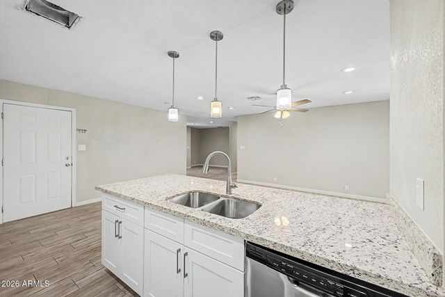 950 E LILAC Drive, Tempe, AZ 85288