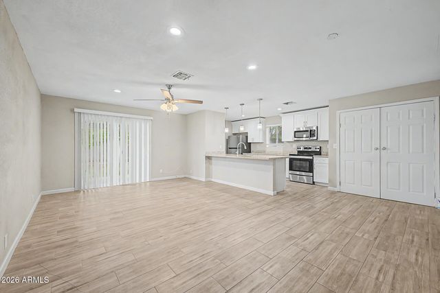 950 E LILAC Drive, Tempe, AZ 85288