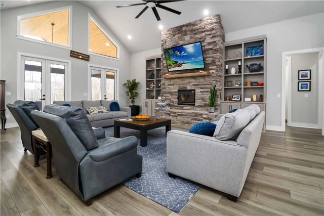 15626 Black Oak Quarry Road, Fayetteville, AR 72701