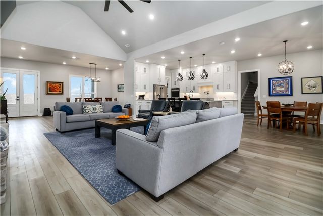 15626 Black Oak Quarry Road, Fayetteville, AR 72701