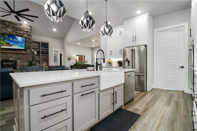 15626 Black Oak Quarry Road, Fayetteville, AR 72701