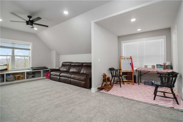 15626 Black Oak Quarry Road, Fayetteville, AR 72701