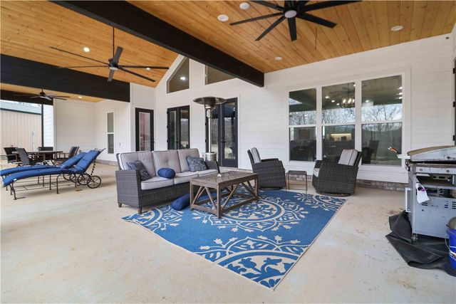 15626 Black Oak Quarry Road, Fayetteville, AR 72701