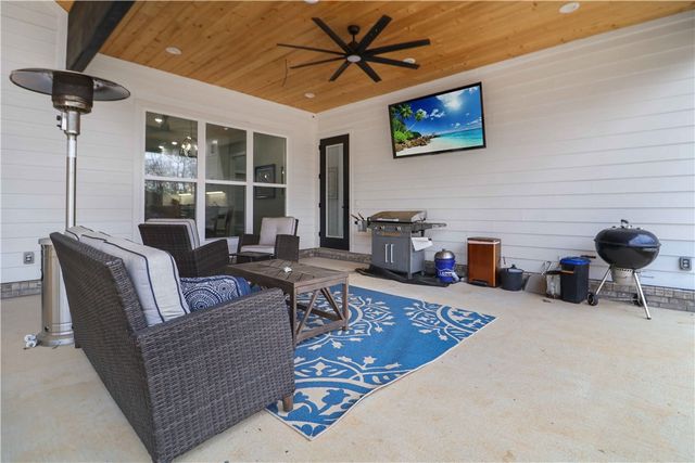 15626 Black Oak Quarry Road, Fayetteville, AR 72701