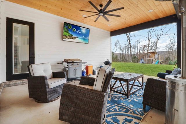 15626 Black Oak Quarry Road, Fayetteville, AR 72701