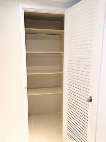 4250 Galt Ocean Drive 2E, Fort Lauderdale, FL 33308