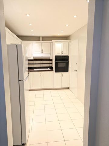 4250 Galt Ocean Drive 2E, Fort Lauderdale, FL 33308