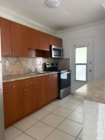 890 NW 45th Ave 25, Miami, FL 33126