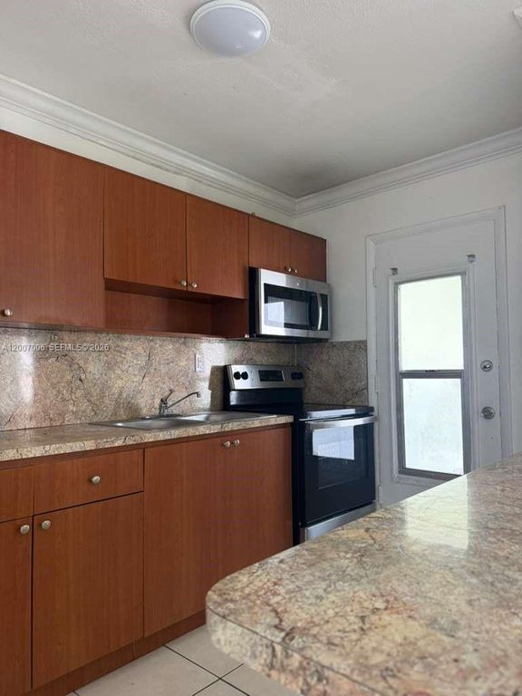 890 NW 45th Ave 25, Miami, FL 33126
