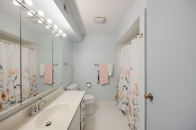 740 Saint Andrews Lane 41, Crystal Lake, IL 60014