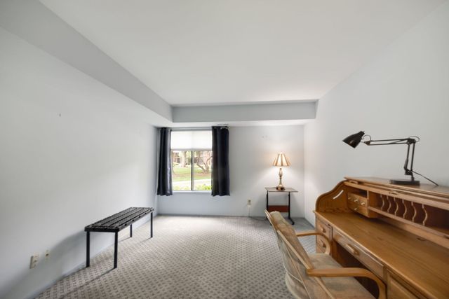 740 Saint Andrews Lane 41, Crystal Lake, IL 60014