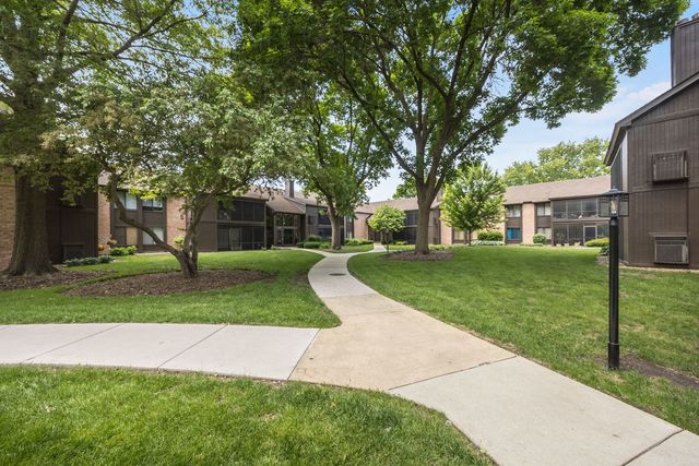 740 Saint Andrews Lane 41, Crystal Lake, IL 60014
