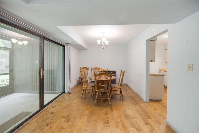 740 Saint Andrews Lane 41, Crystal Lake, IL 60014