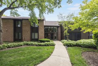 740 Saint Andrews Lane 41, Crystal Lake, IL 60014