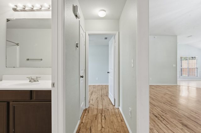 415 Nolan Ryan Dr, Midland, TX 79706