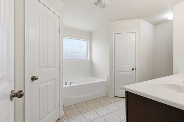 415 Nolan Ryan Dr, Midland, TX 79706