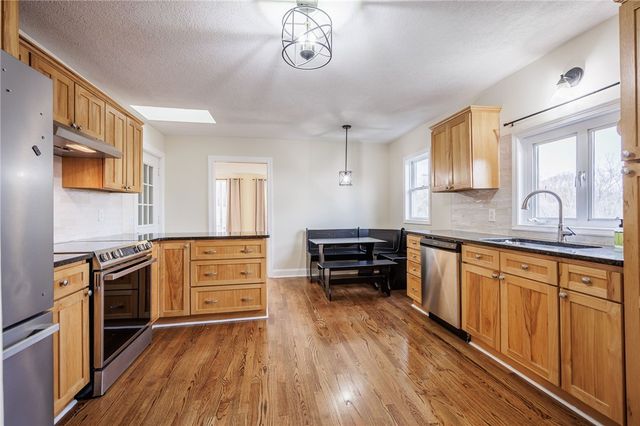 718 County Road 8, Farmington, NY 14425