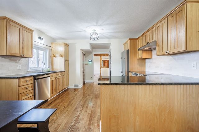 718 County Road 8, Farmington, NY 14425