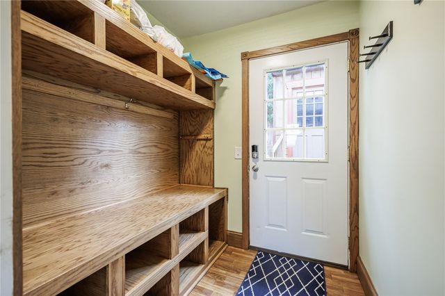 718 County Road 8, Farmington, NY 14425