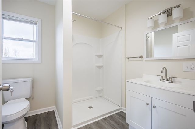 718 County Road 8, Farmington, NY 14425