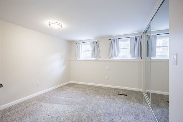 718 County Road 8, Farmington, NY 14425