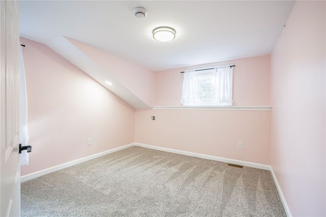 718 County Road 8, Farmington, NY 14425