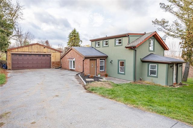 718 County Road 8, Farmington, NY 14425