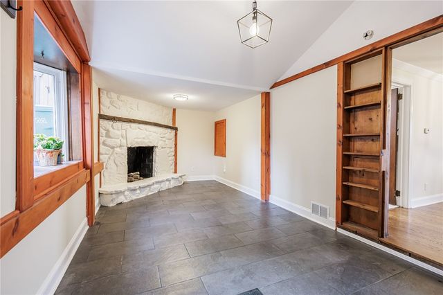 718 County Road 8, Farmington, NY 14425