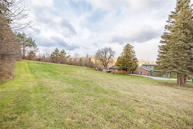 718 County Road 8, Farmington, NY 14425