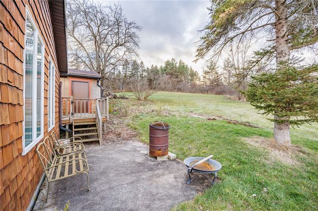 718 County Road 8, Farmington, NY 14425