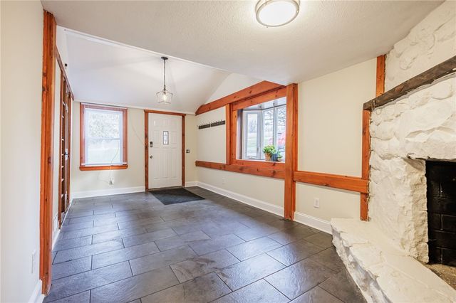 718 County Road 8, Farmington, NY 14425