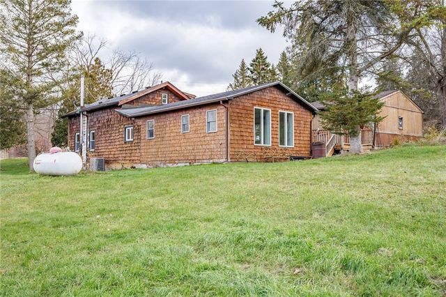 718 County Road 8, Farmington, NY 14425