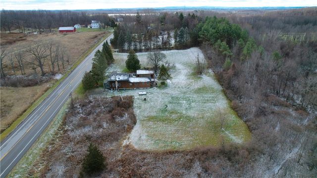 718 County Road 8, Farmington, NY 14425