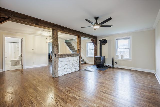 718 County Road 8, Farmington, NY 14425