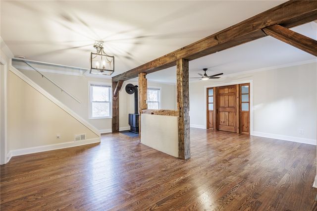 718 County Road 8, Farmington, NY 14425