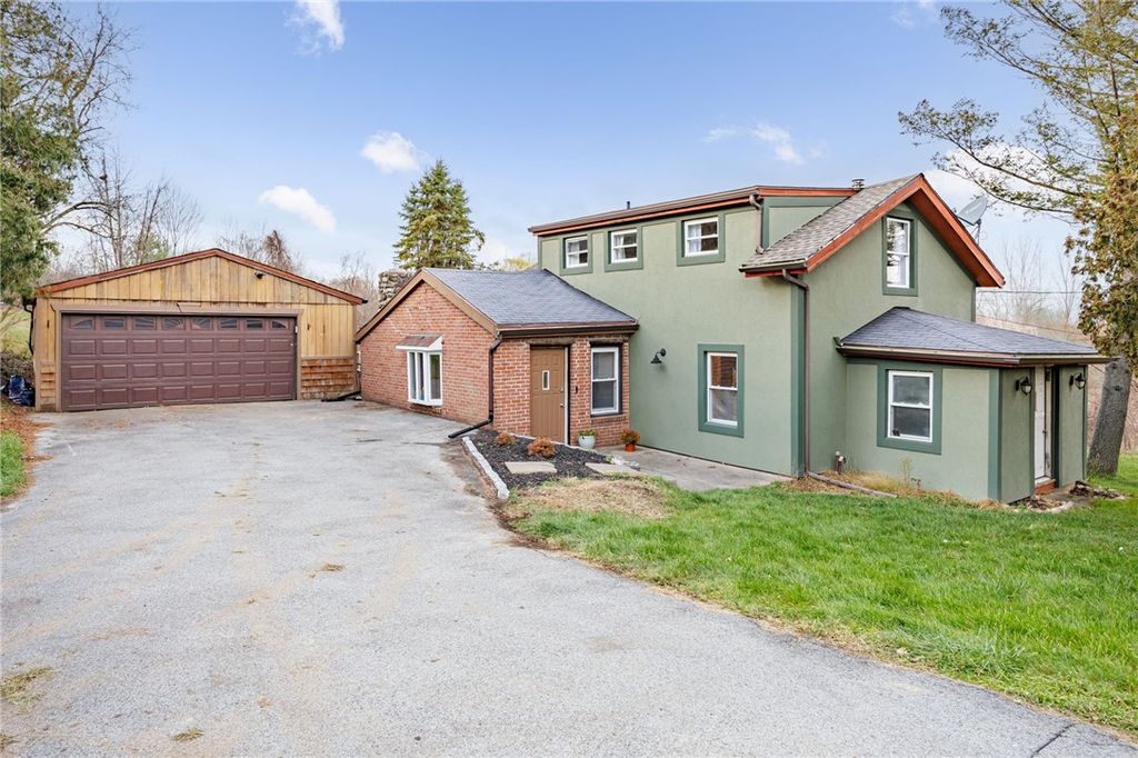 718 County Road 8, Farmington, NY 14425