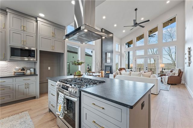 28 Reading Lane, Bella Vista, AR 72714